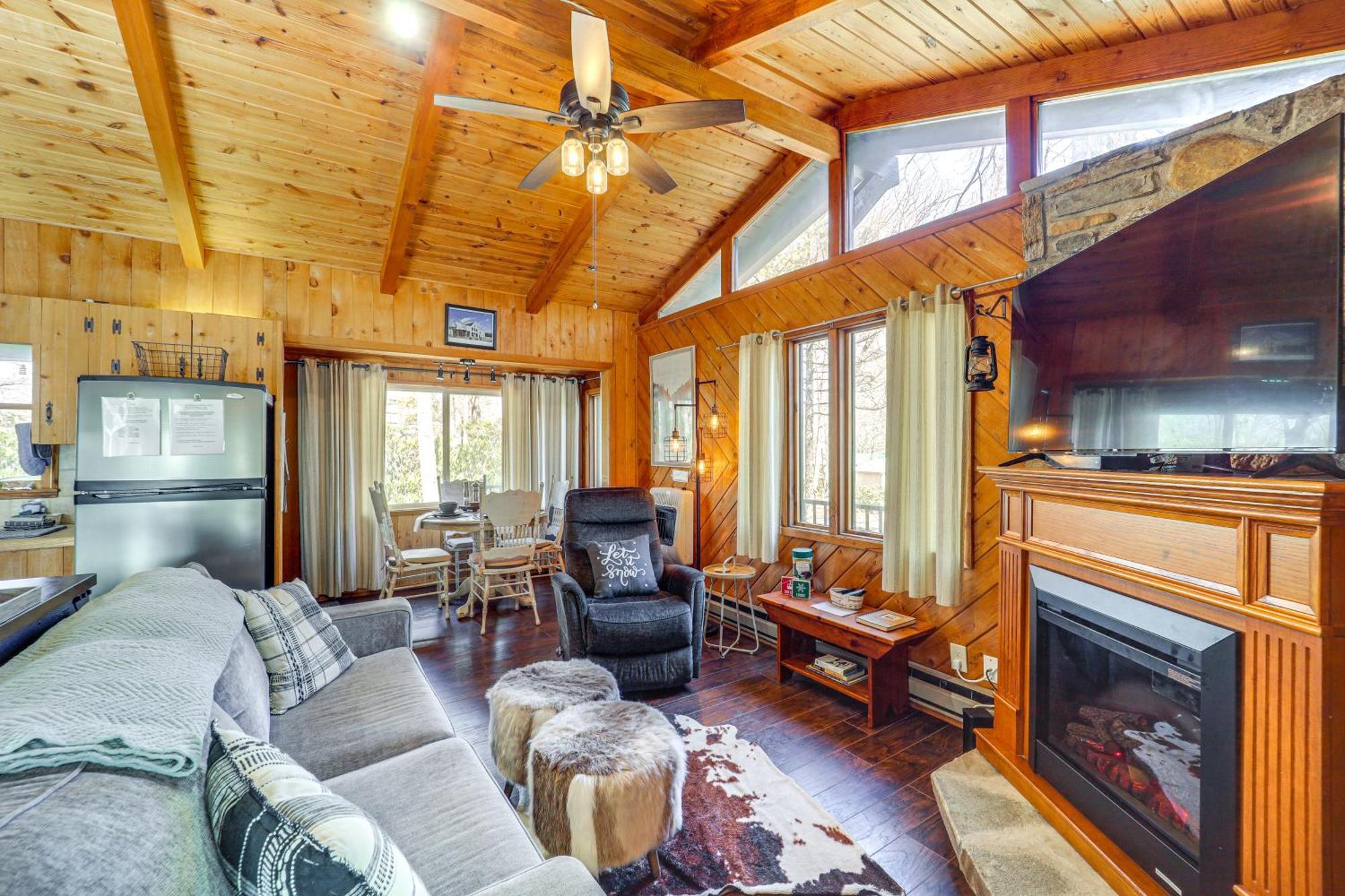 Rustic Newland Cabin With Deck By Lake And Trails! 외부 사진